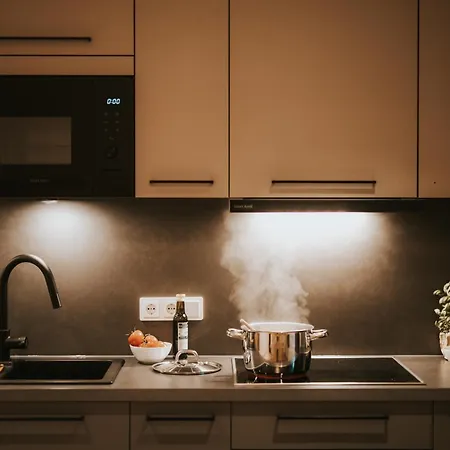 Murrmel Apartments *